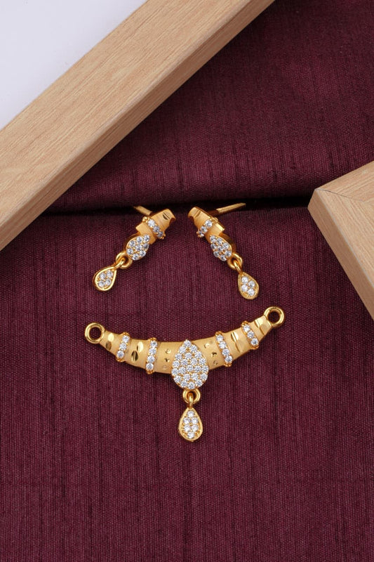 Teardrop Design Micro Gold Plated Ad Diamond Pendant Set With Earrings