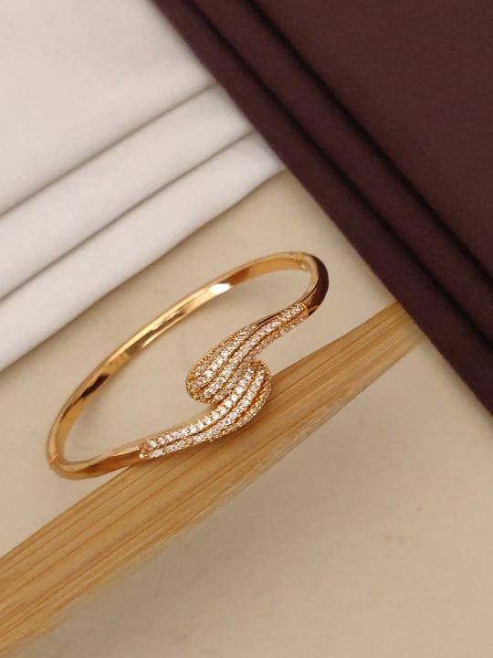 rose gold plated ad diamond studed fancy bracelet