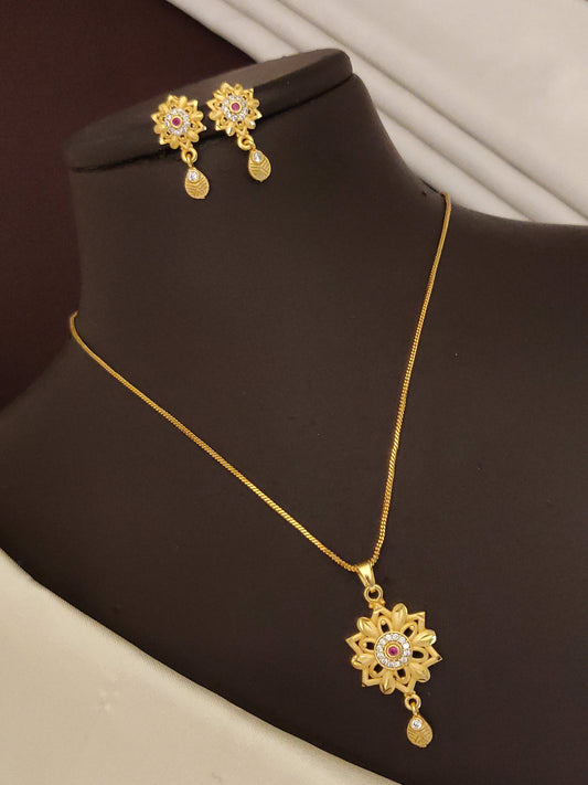 High Gold Plated Antique Circular Pendant Necklace Set with Earrings
