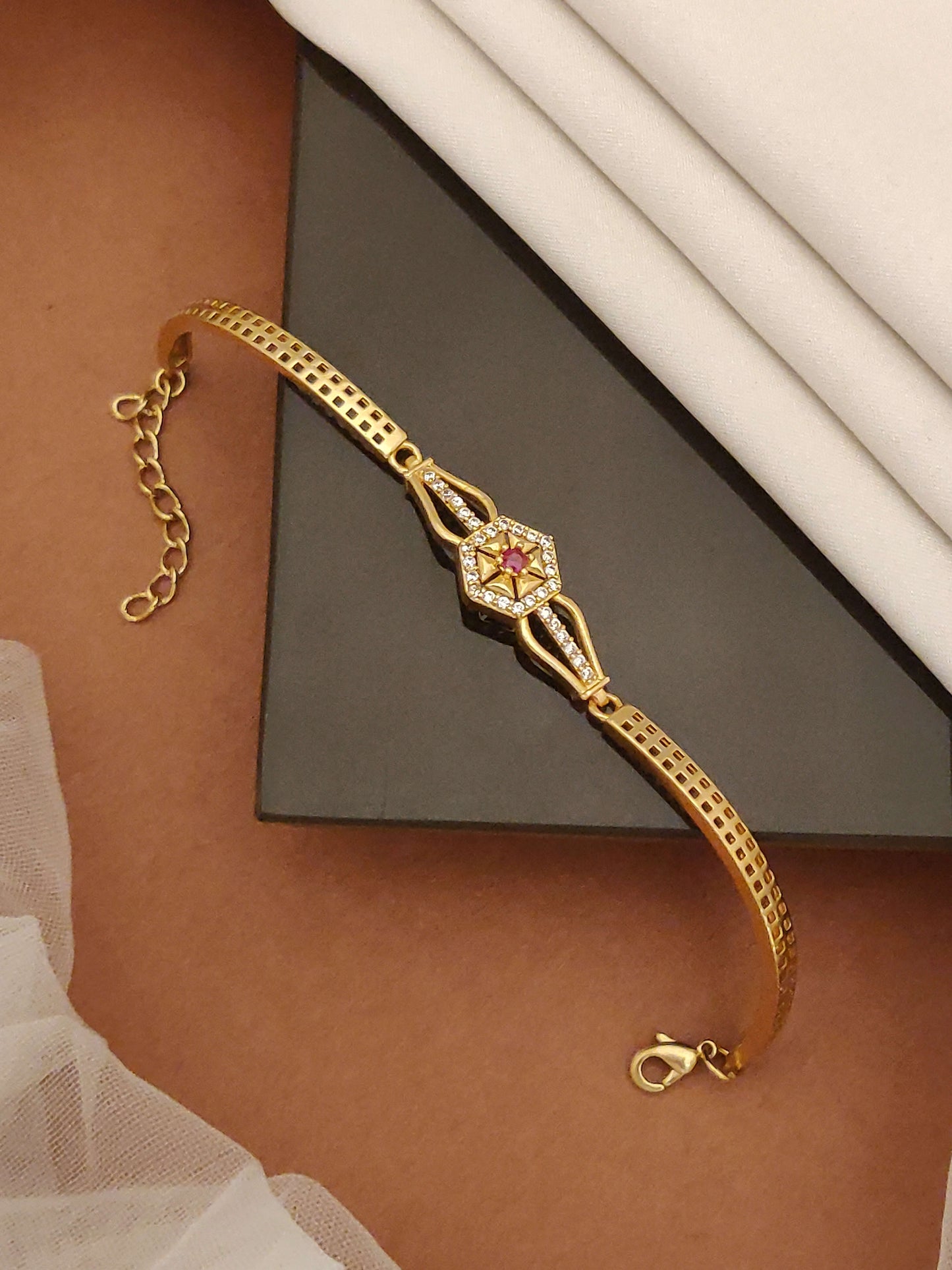 Stylish Gold Plated Ad Diamond Studded Fancy Forming Bracelet