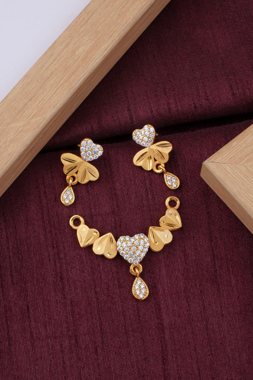 Elegant Floral Design Micro Gold Plated Ad Pendant Set