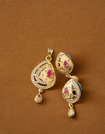 High Gold Plated Stunning American Diamond And Pink Diamond Studded Forming Designer Round Shape Pendent Set