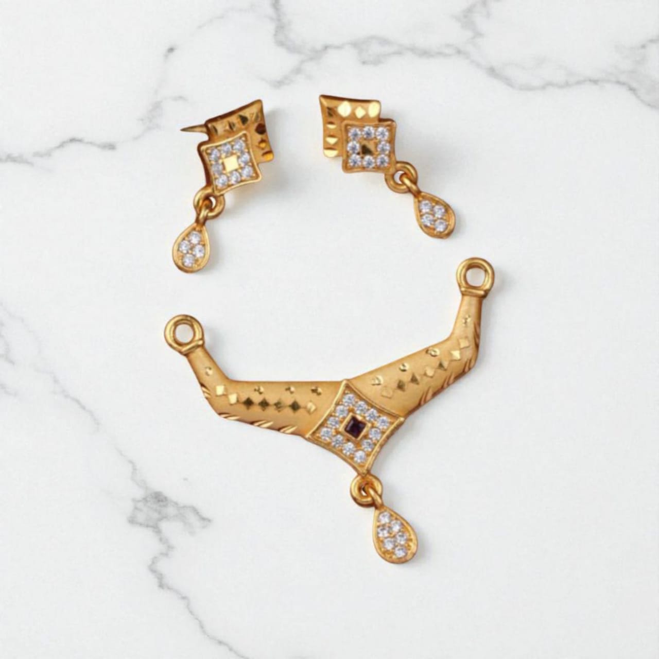 Elegant Floral Design Micro Gold Plated Ad Pendant Set