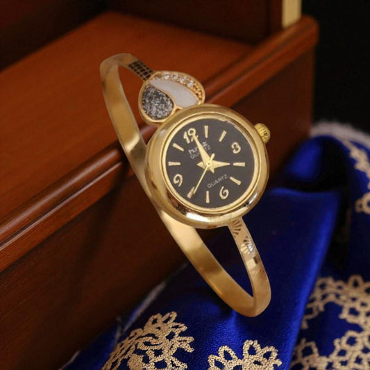 Stylish High Gold Plated Ad Diamond Heart Design Adjustable Bangle Wrist Watch For Women