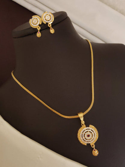 High Gold Plated Antique Circular Pendant Necklace Set with Earrings