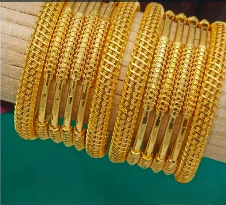 High Gold Plated Premium Designer 10 Pcs Of Bangle Set