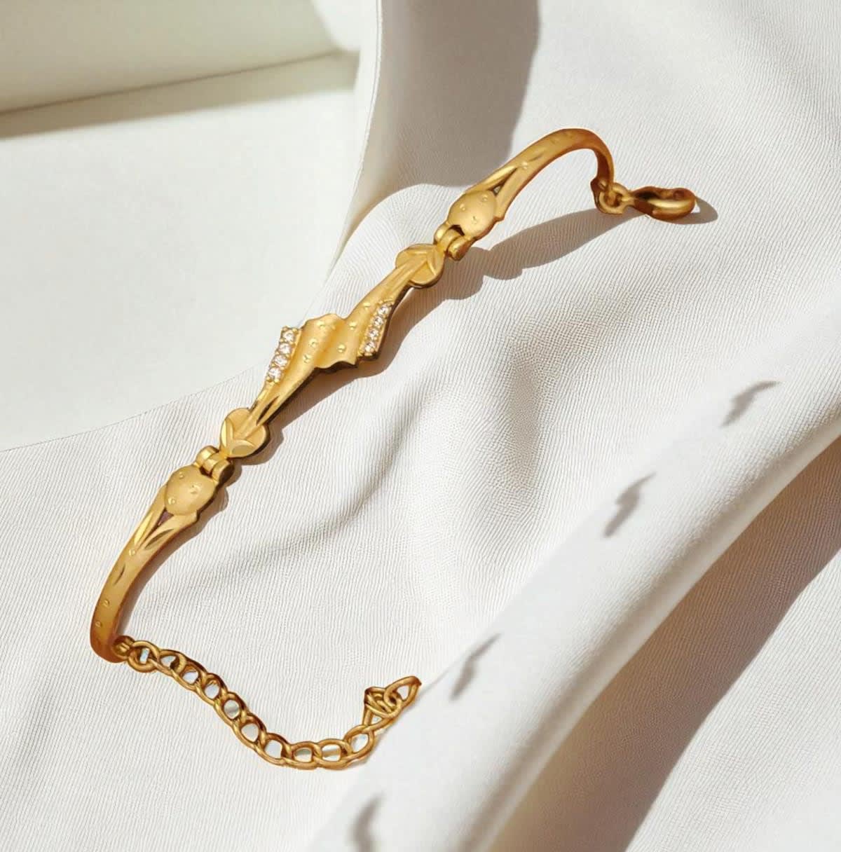 Gold Plated Ad Diamond Studded Fancy Forming Bracelet