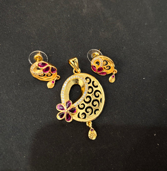 gold plated ad diamond studed fancy flower pendent set