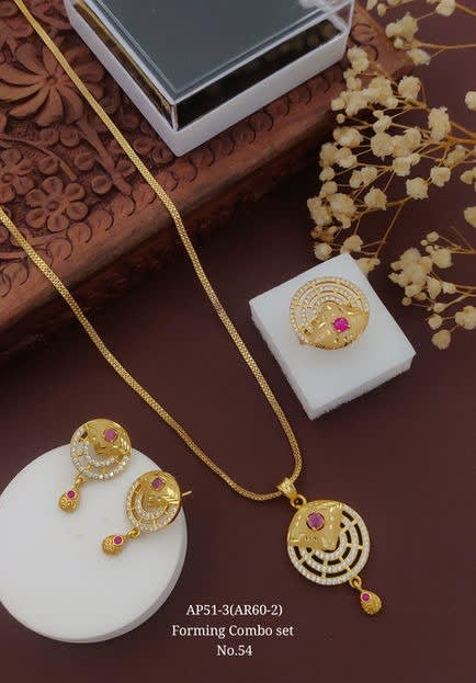 high gold plated ad diamond studed fancy roud design pendent chain with ring