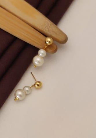 Trendy Designer White Rael Pearl Mala With Earring