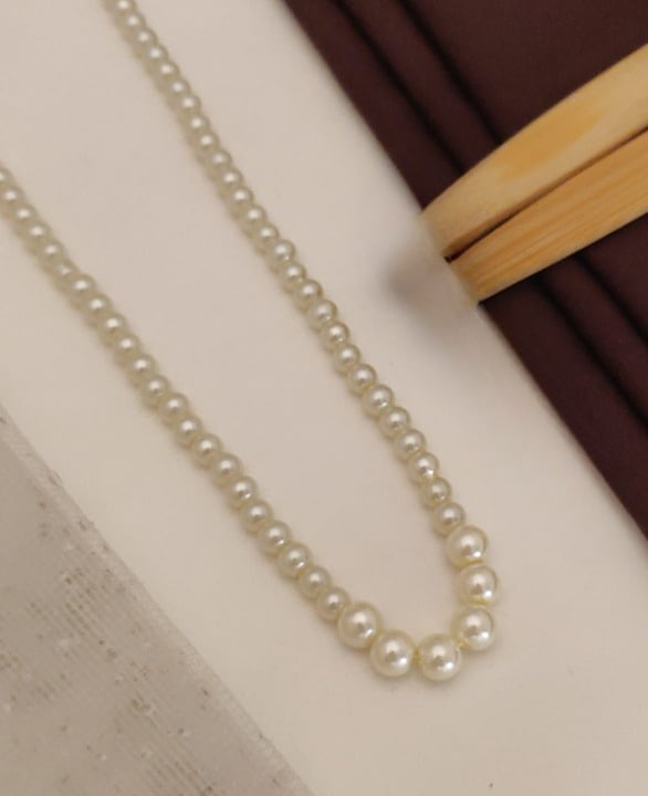 Trendy Designer White Rael Pearl Mala With Earring