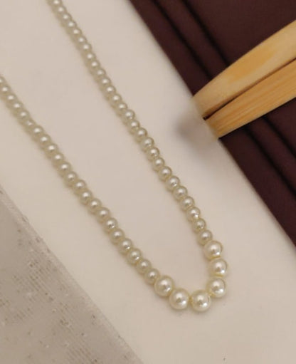 Trendy Designer White Rael Pearl Mala With Earring