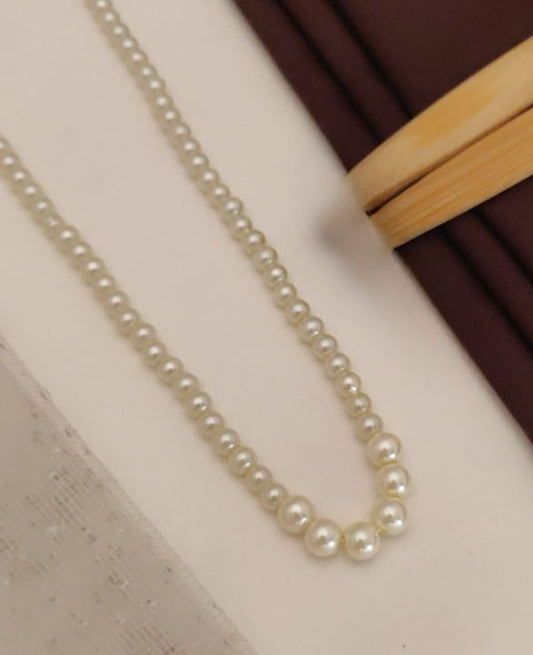 Trendy Designer White Rael Pearl Mala With Earring