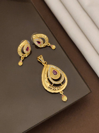micro gold plated ad diamond studed fancy oval pendent set