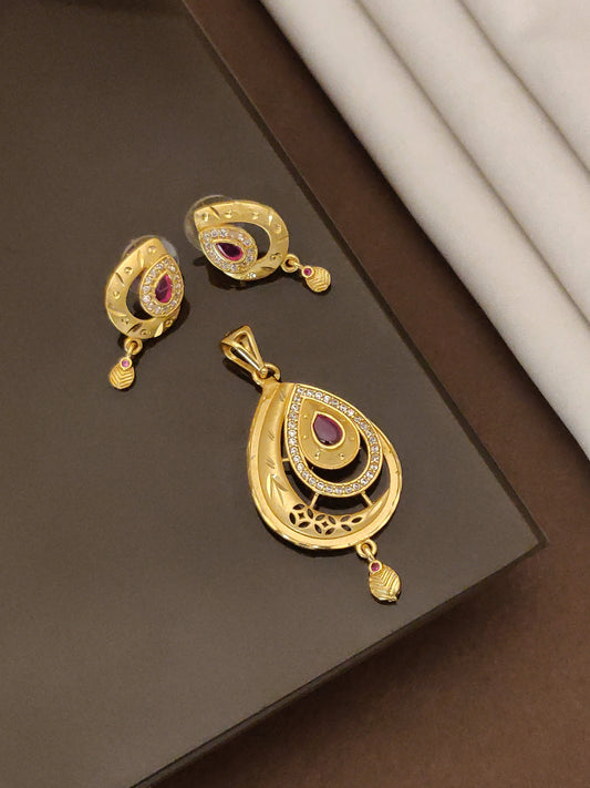 micro gold plated ad diamond studed fancy oval pendent set