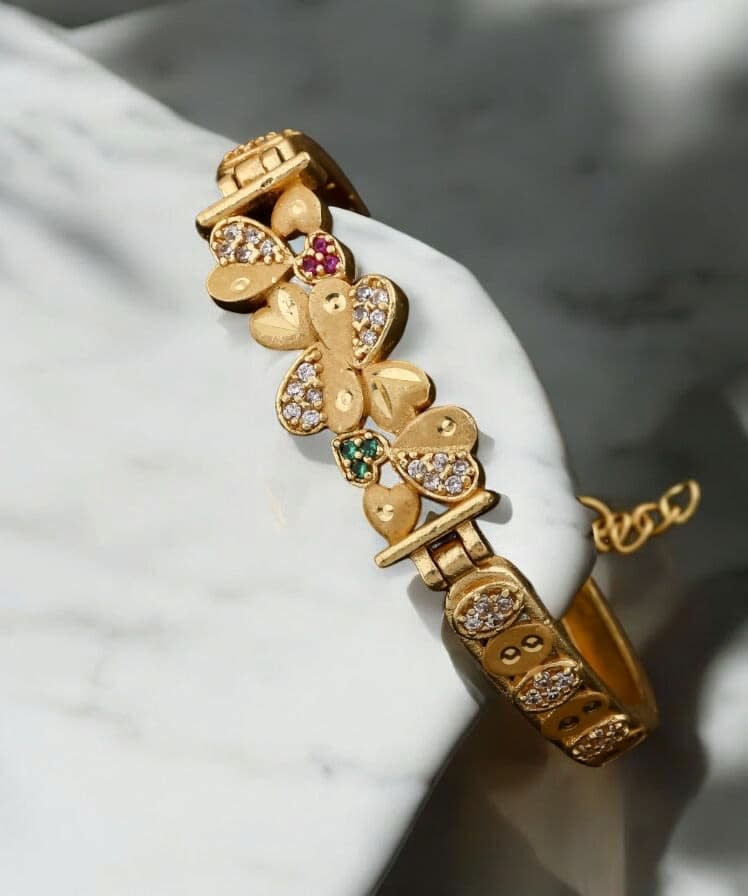 Micro Gold Plated Ad Diamond Studded Fancy Flower Bracelet