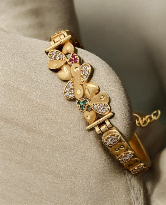 Micro Gold Plated Ad Diamond Studded Fancy Flower Bracelet