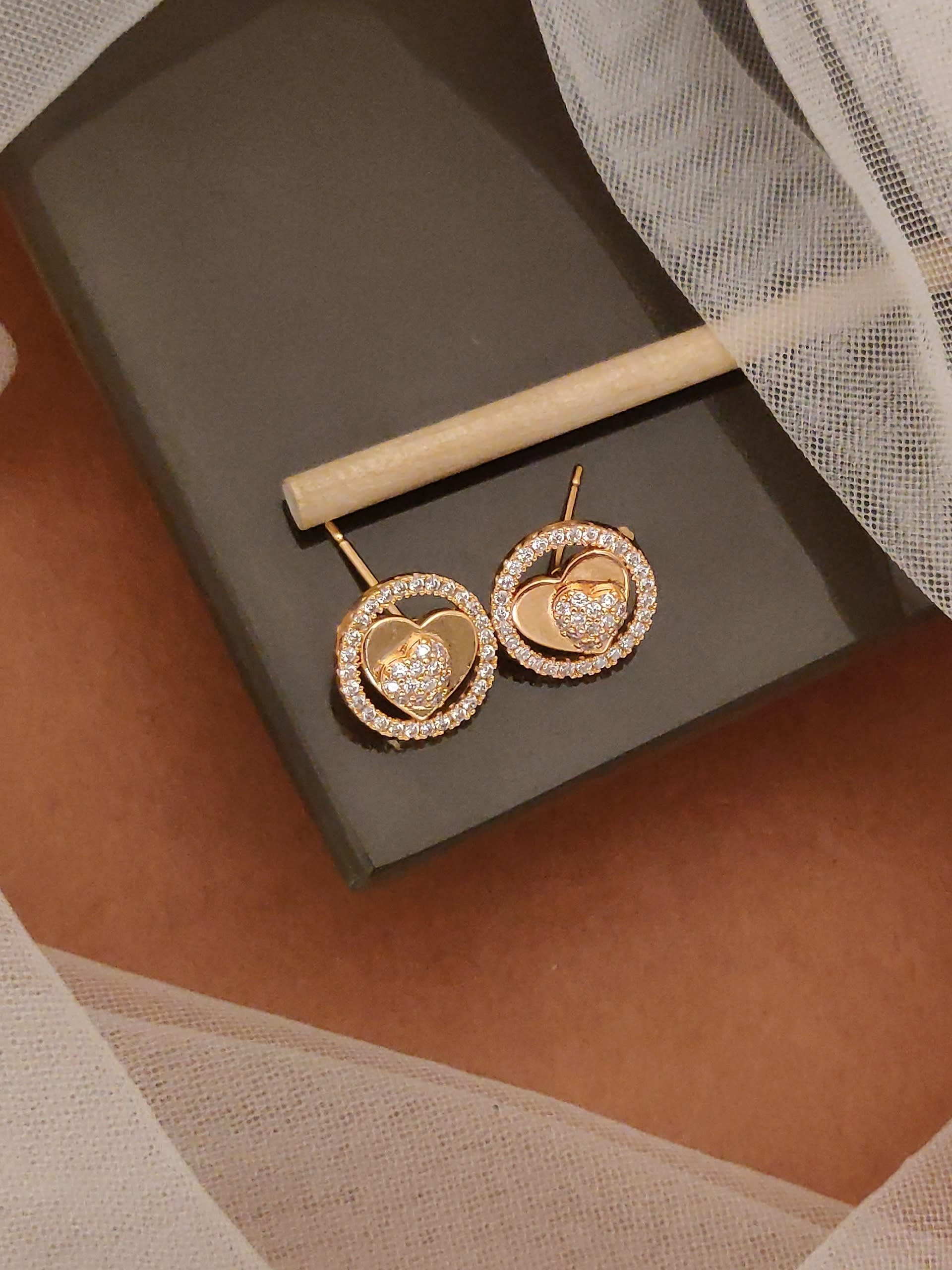 rose gold plated ad diamond studed fany heart earring