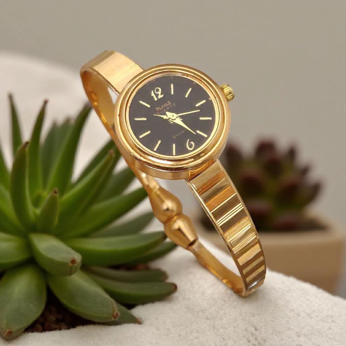 Premium Quality High Gold Plated Adjustable Daily Wear Wrist Watch