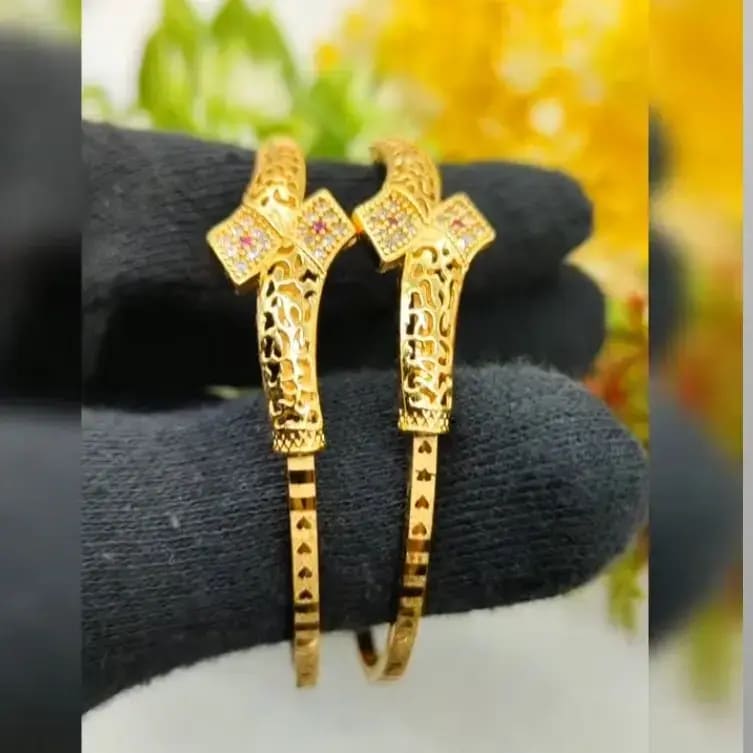 A Stunning High Gold Plated Ad Diamond Trinagle Shape Adjustble Bangle For Women
